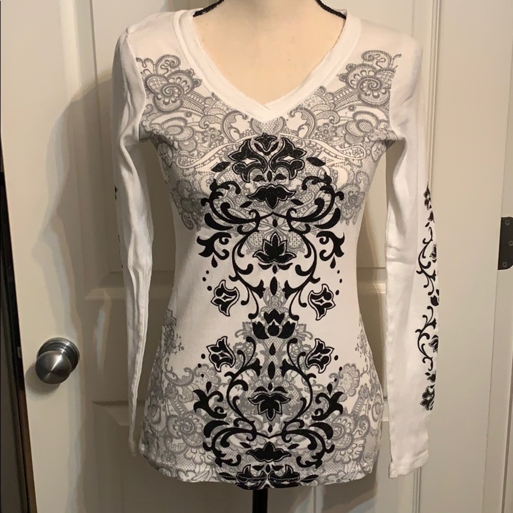 Thermal long sleeve tee with glitter design